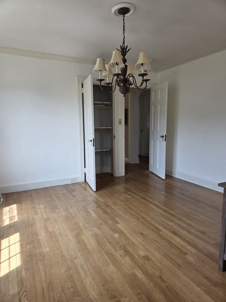 13 Hackett Cir N #2ndFL - Photo 4 of 11