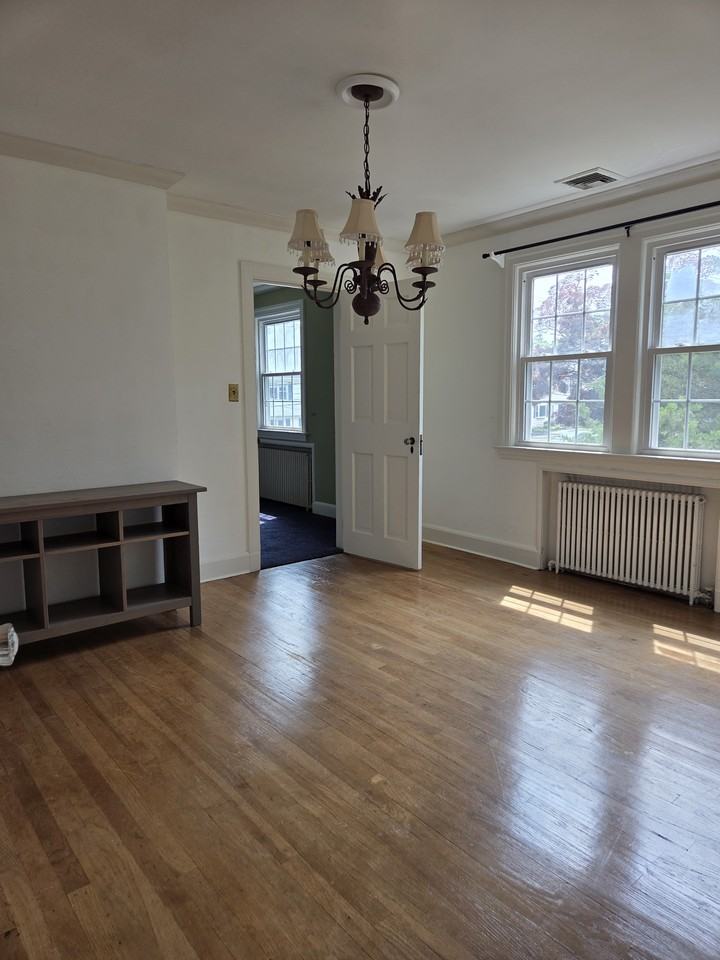 13 Hackett Cir N #2ndFL - Photo 5 of 11