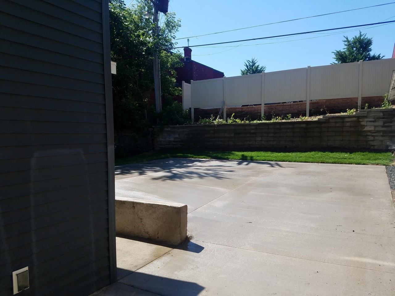 1048 Dayton Ave #1046 - Photo 5 of 19