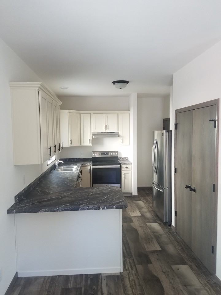 1048 Dayton Ave #1046 - Photo 6 of 19