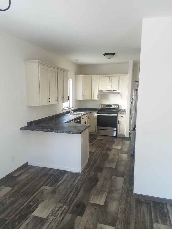 1048 Dayton Ave #1046 - Photo 7 of 19