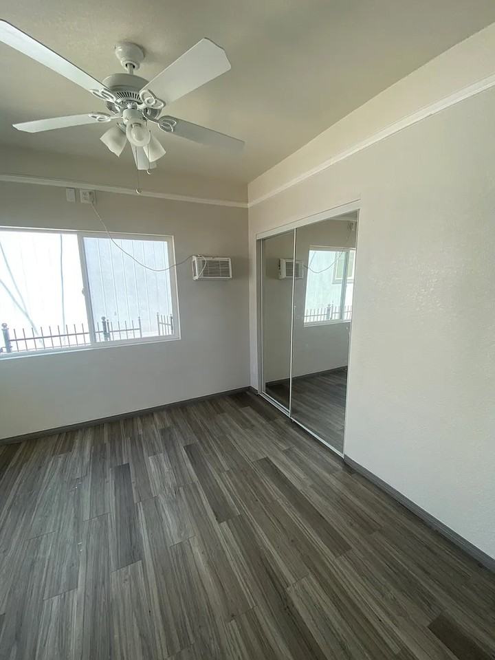 971 W Main St #D - Photo 2 of 6