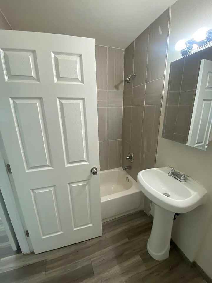971 W Main St #D - Photo 5 of 6