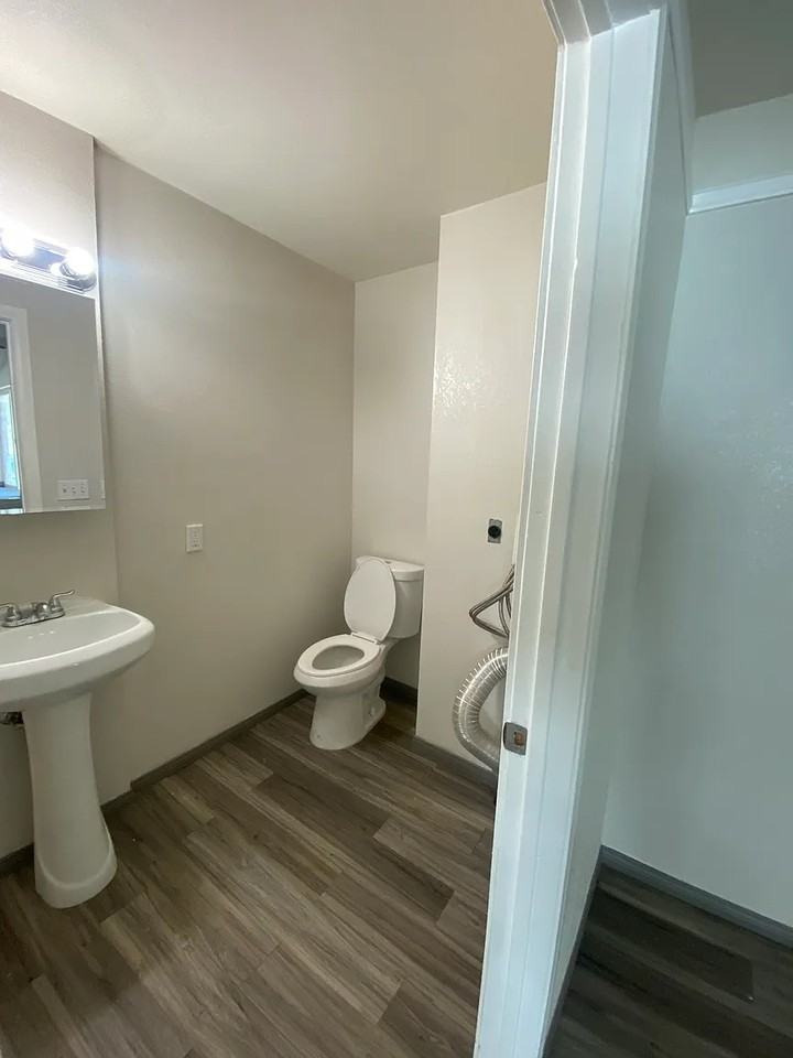 971 W Main St #D - Photo 6 of 6