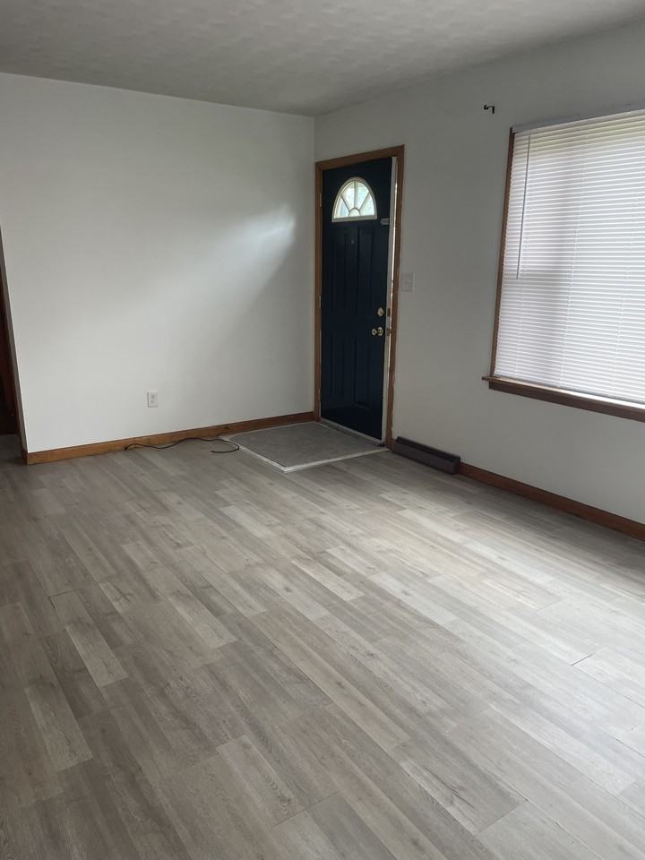 2222 Whittier St #NA - Photo 4 of 10