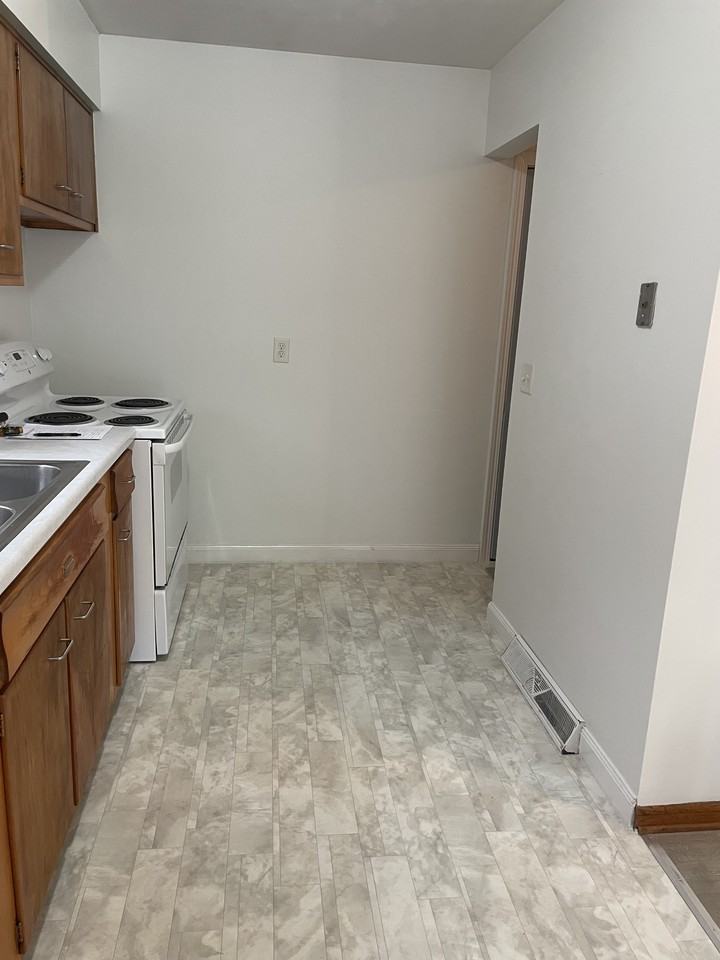 2222 Whittier St #NA - Photo 5 of 10