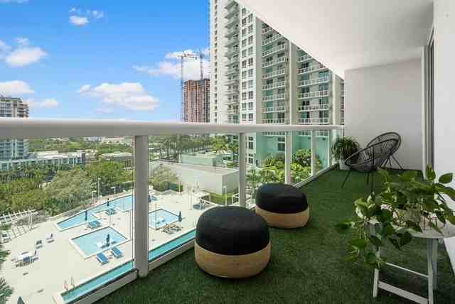 1800 N Bayshore Dr #NA - Photo 6 of 17