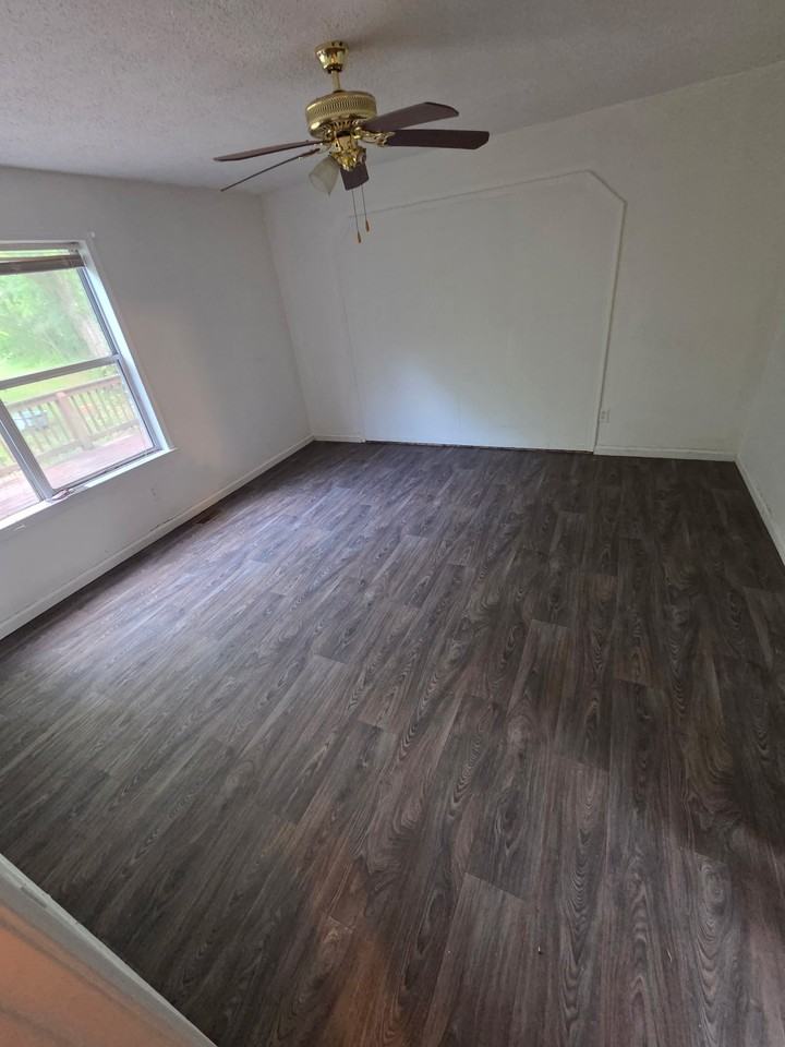 5027 Hickory Fork Rd - Photo 5 of 13