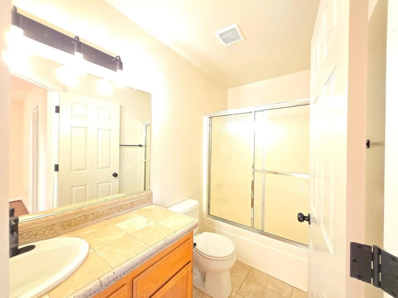 3057 Courtside Dr #NA - Photo 4 of 17