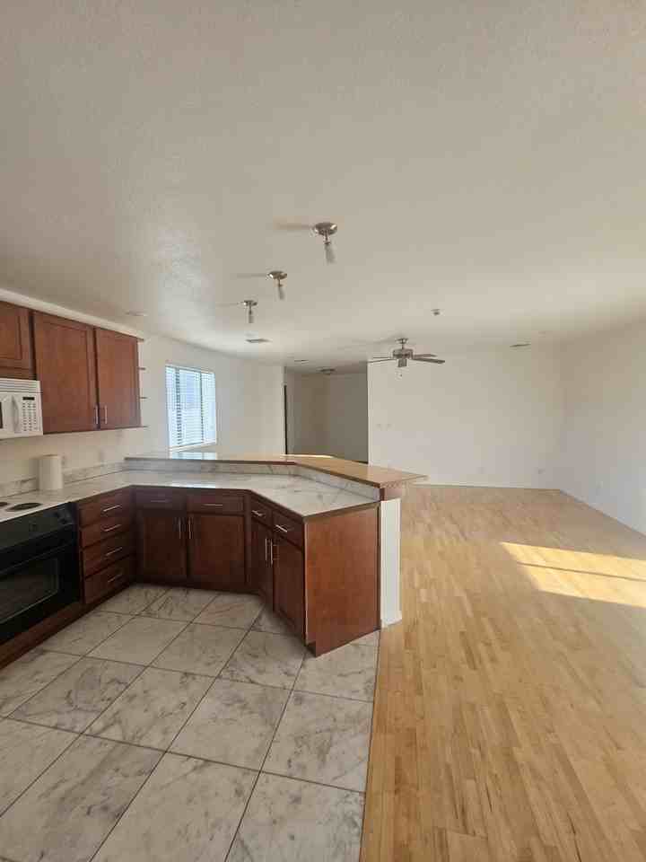 1606 Carse Dr - Photo 2 of 7