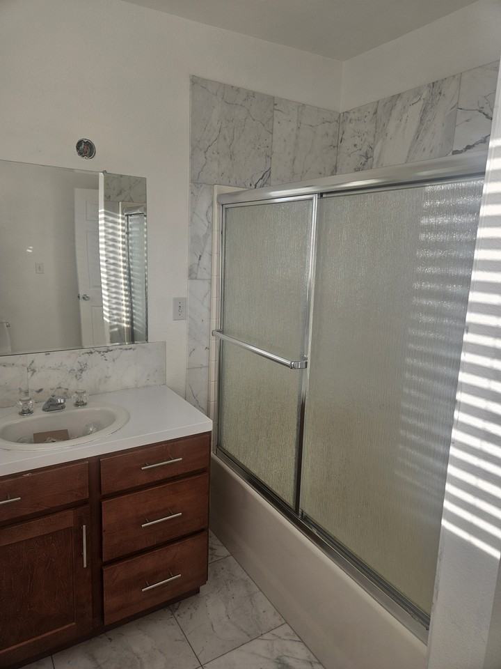 1606 Carse Dr - Photo 5 of 7