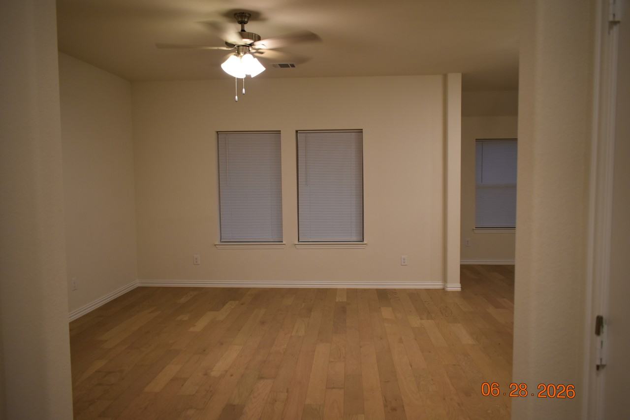 3321 Riverlawn Dr #NA - Photo 5 of 23