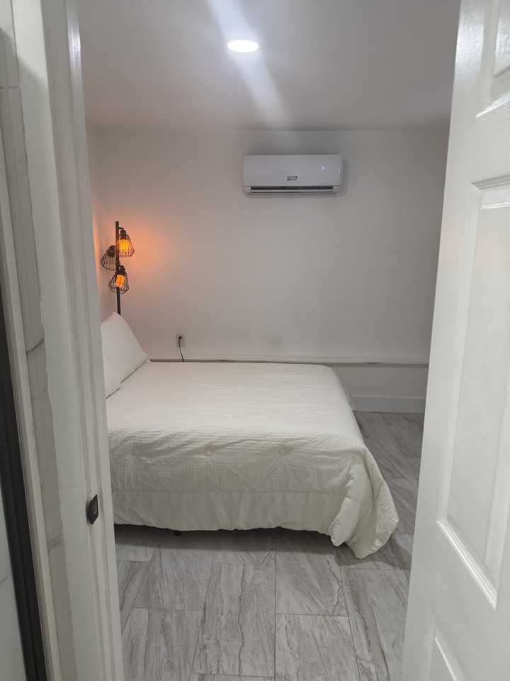 312 Rush St #1 - Photo 4 of 11