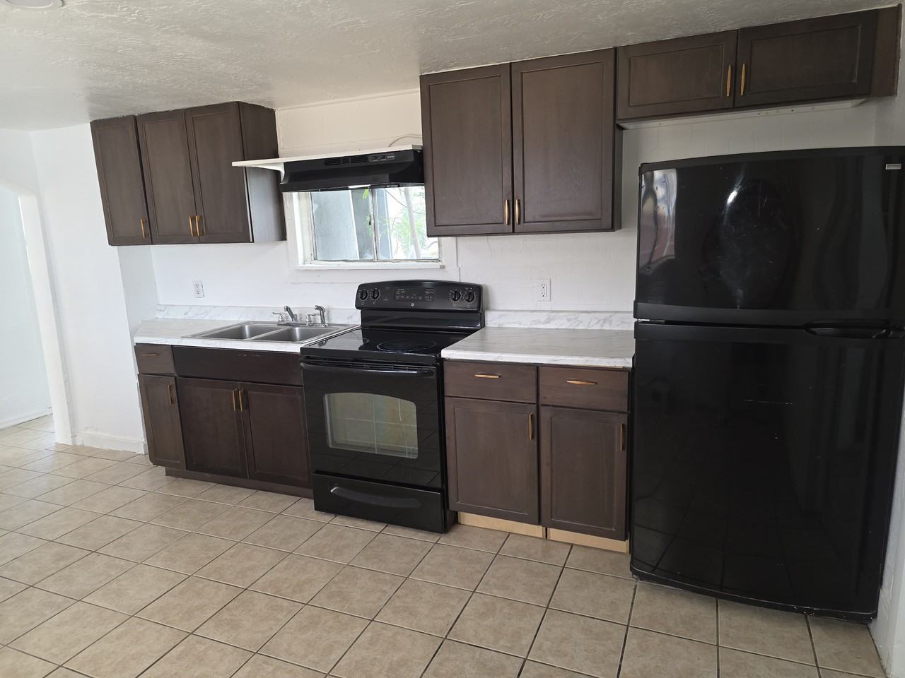 3818 W Portland St #4 - Photo 7 of 11