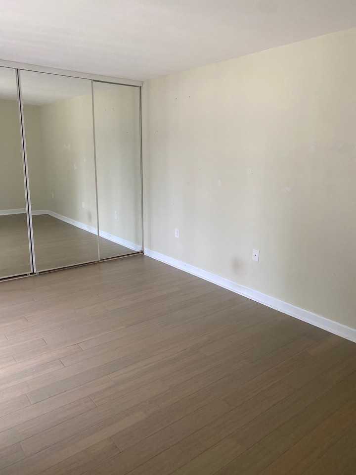 313 3rd Ct - Photo 6 of 9