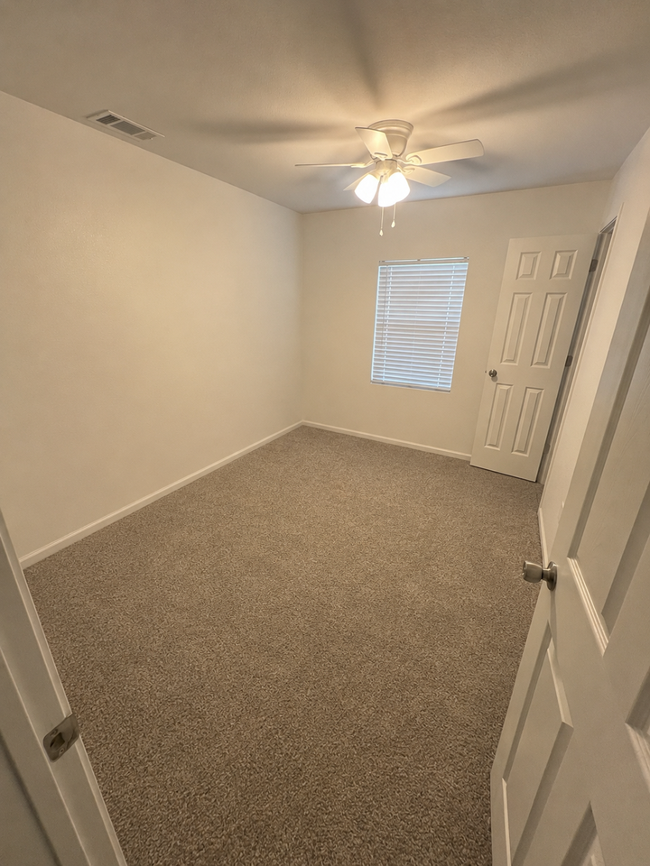 1934 Collins Ave #NA - Photo 3 of 8