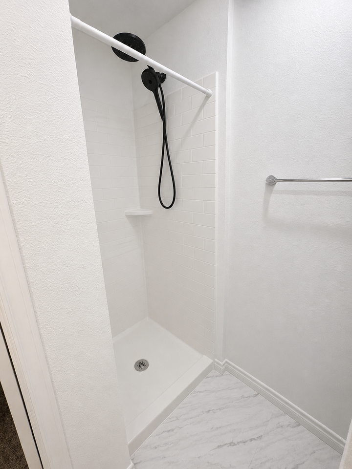 1934 Collins Ave #NA - Photo 5 of 8