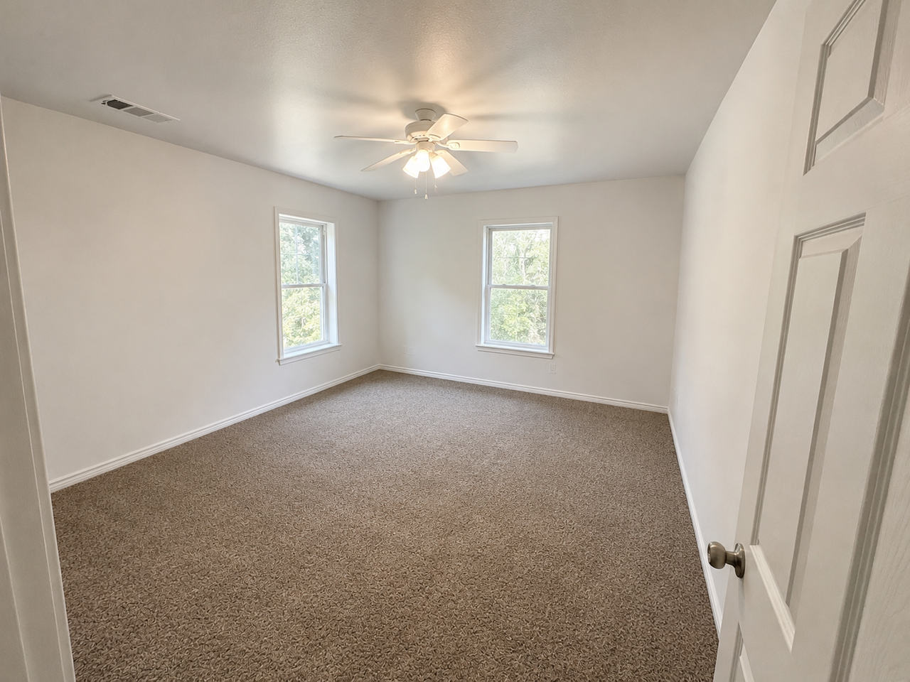1934 Collins Ave #NA - Photo 7 of 8