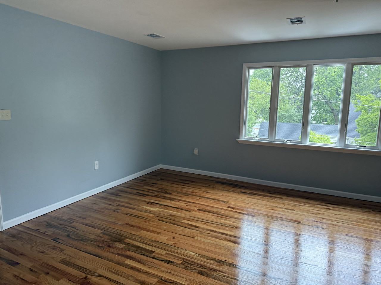 715 Mack Pl #2nd - Photo 7 of 15