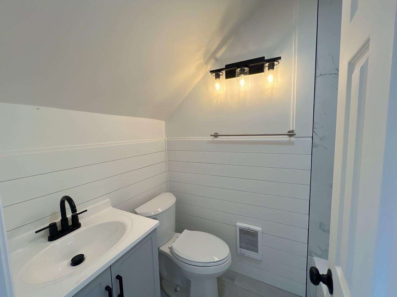 750 Cove Rd #7 - Photo 4 of 12