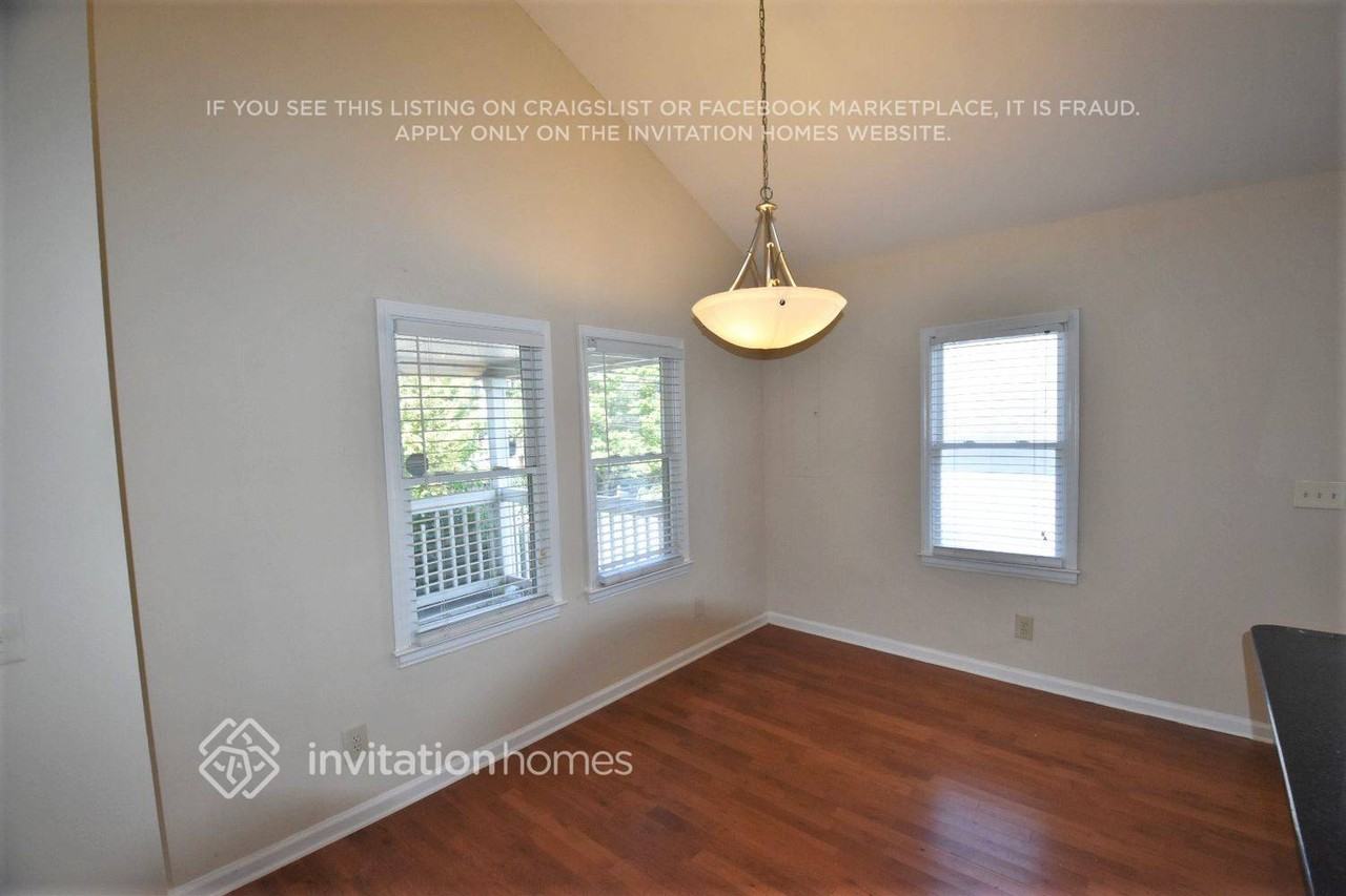 1551 New St Ne - Photo 5 of 14