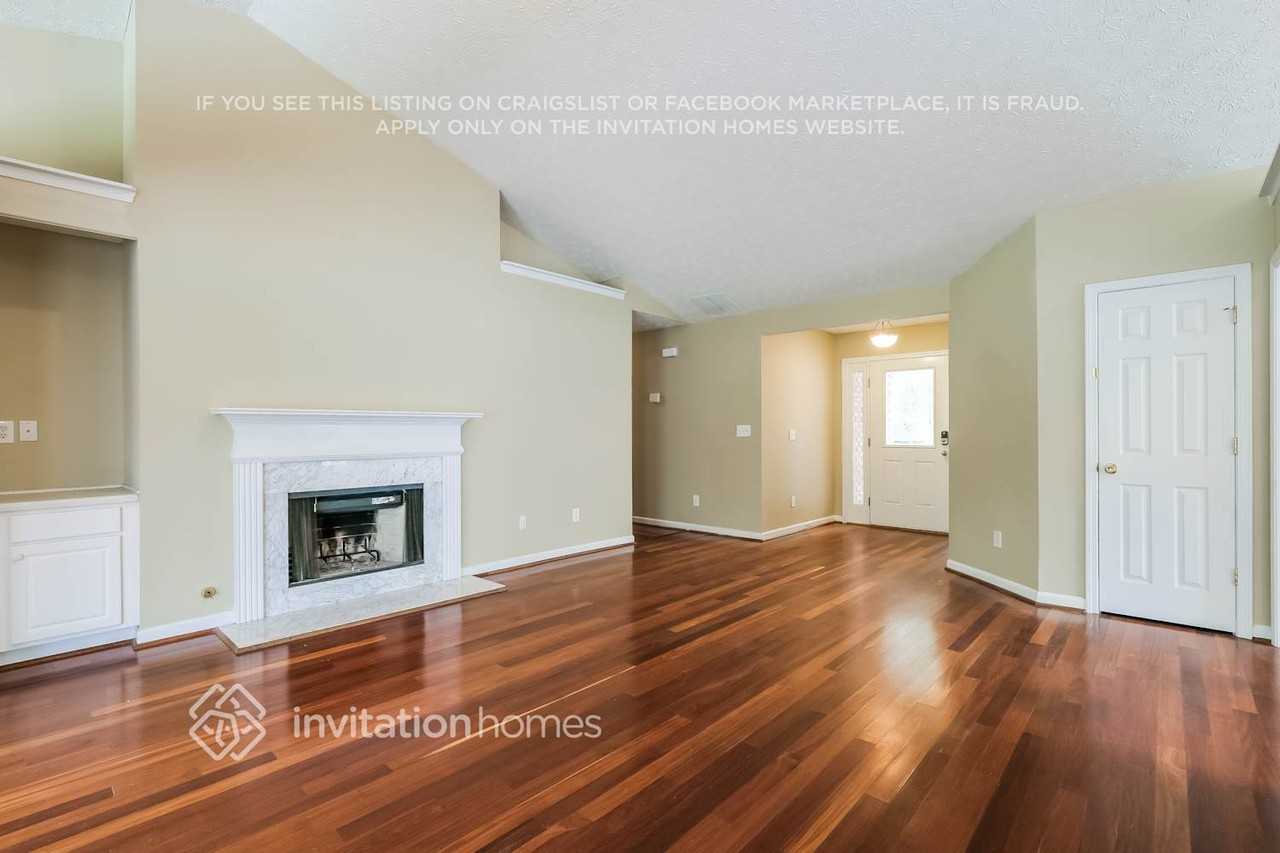 2121 Prospect Walk Way - Photo 4 of 17