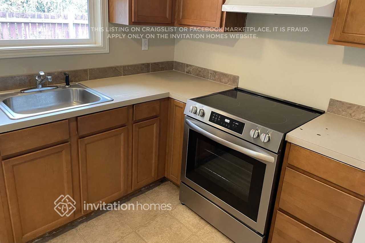 8611 121st St Sw - Photo 4 of 13