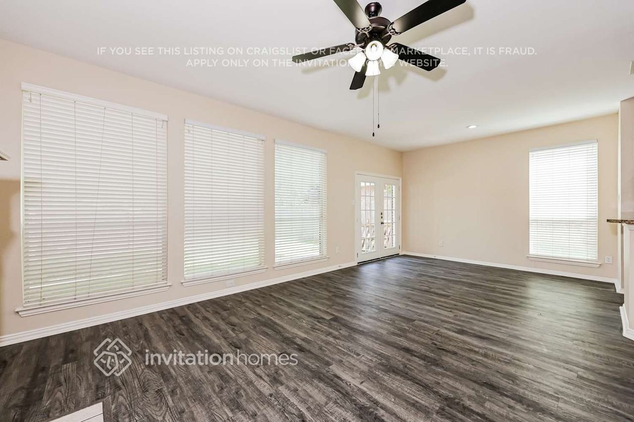 11732 Latania Ln - Photo 4 of 18