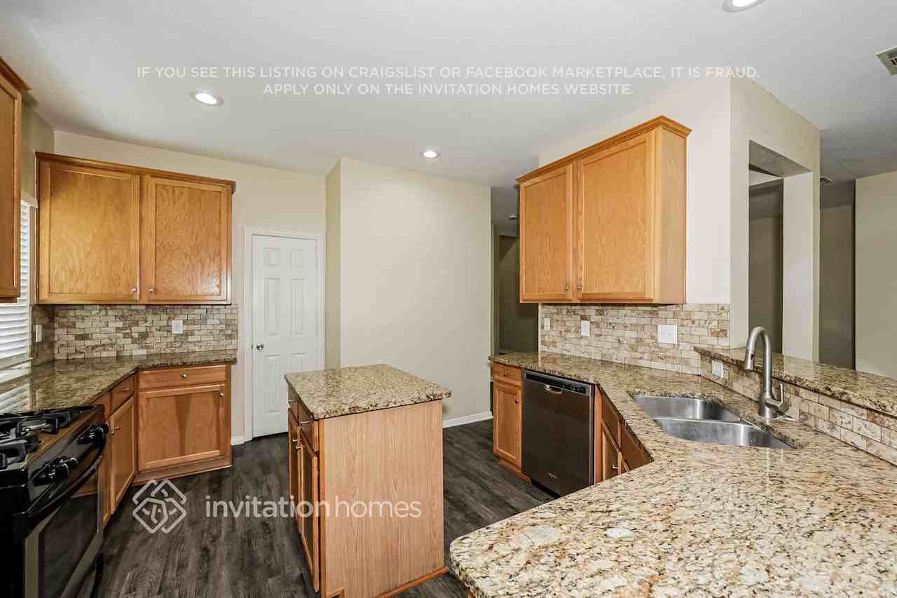 11732 Latania Ln - Photo 7 of 18