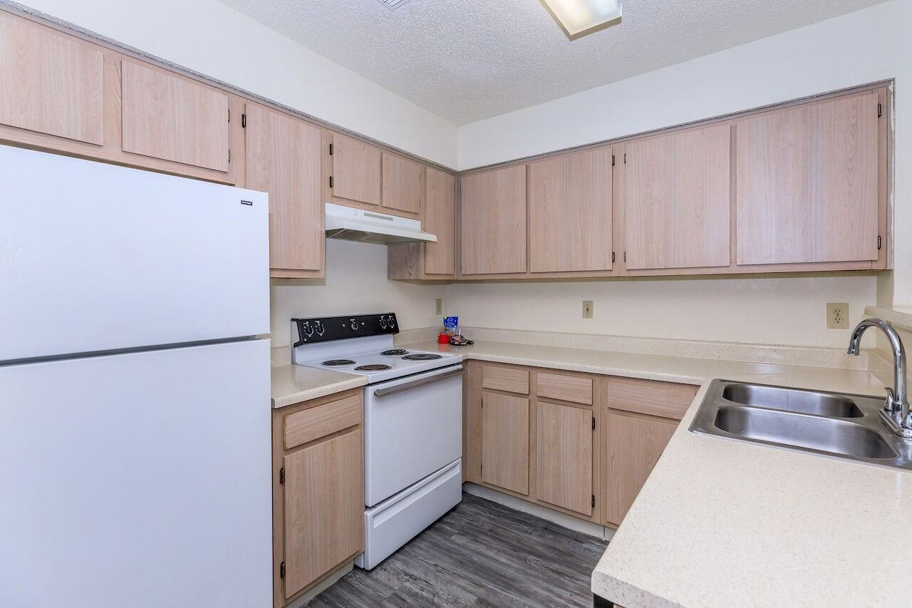 Cameron Court - Photo 2 of 48