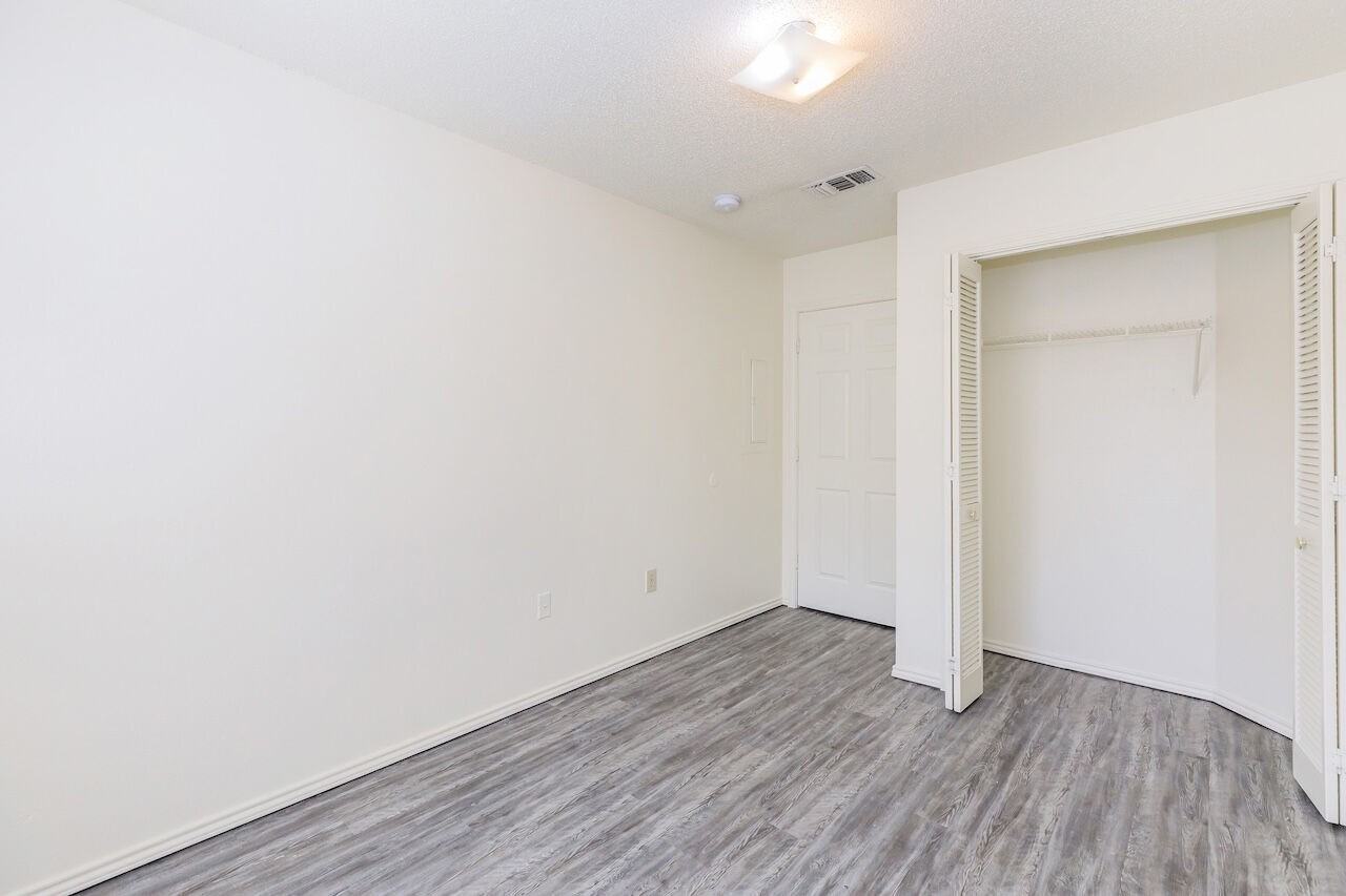 Cameron Court - Photo 4 of 48