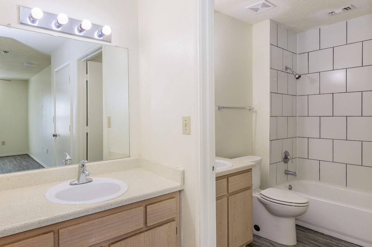 Cameron Court - Photo 5 of 48