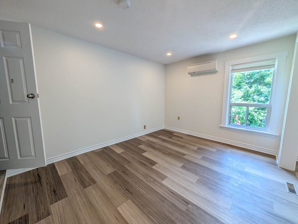 204 Sanford Avenue South - Photo 2 of 20