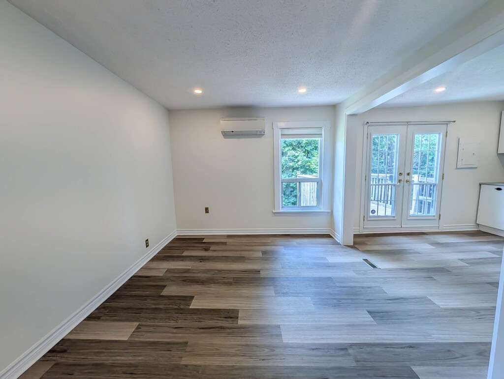 204 Sanford Avenue South - Photo 3 of 20