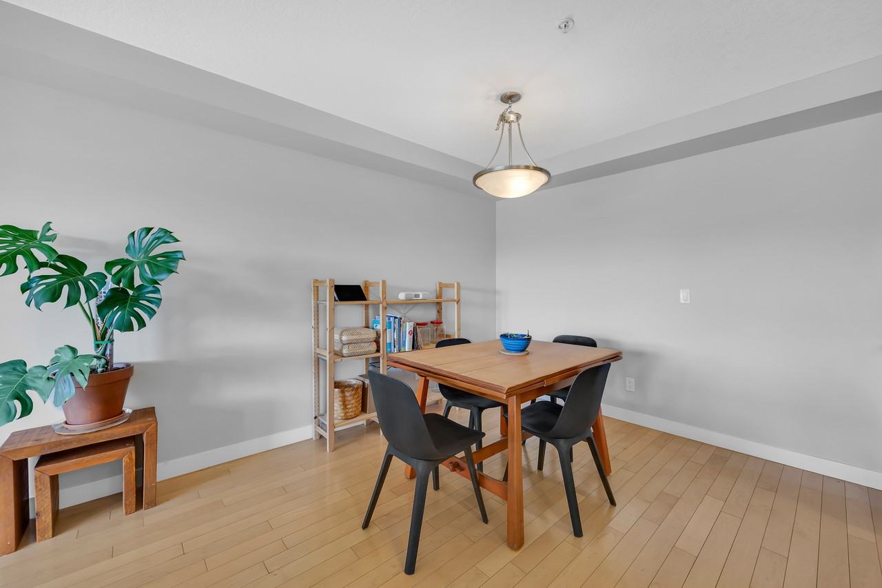 Beautiful & Bright 2 Bedroom Condo in Renfrew! (CP123) - Photo 7 of 28