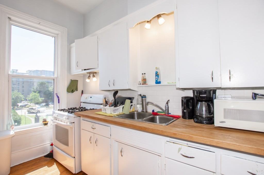 186 James St - Photo 6 of 10