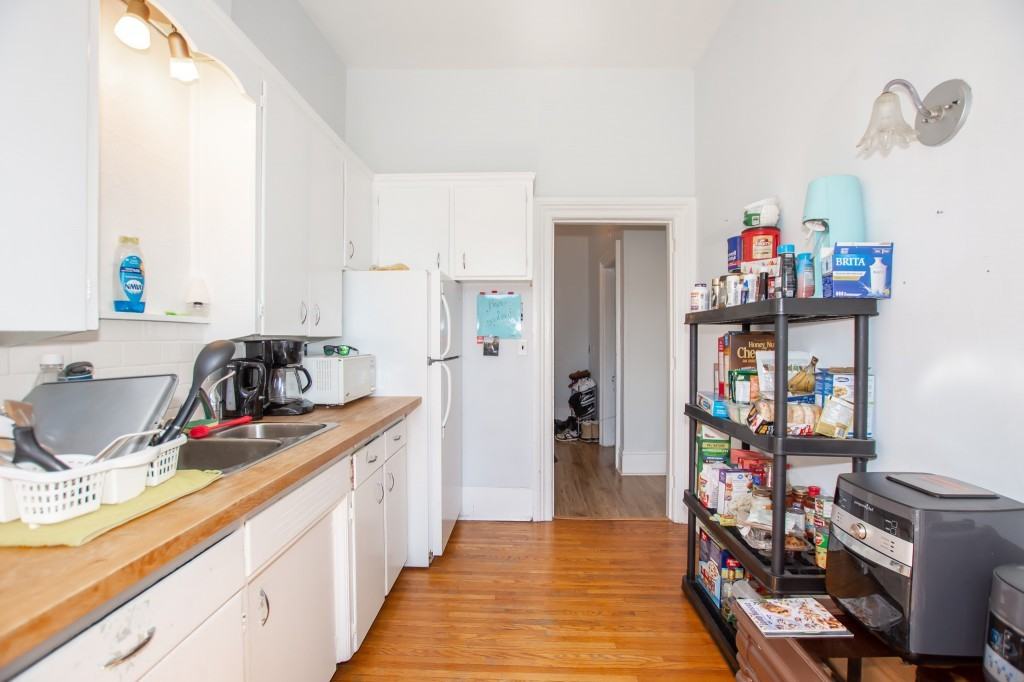 186 James St - Photo 7 of 10