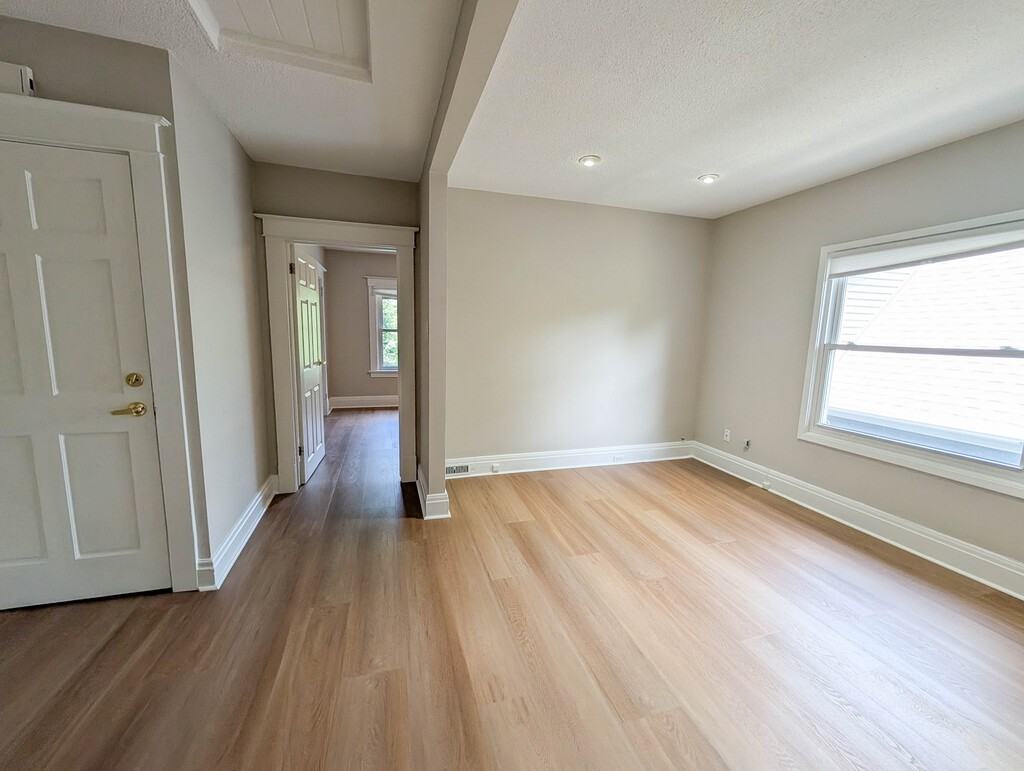 6 Wolseley Ave - 2 - Photo 3 of 25