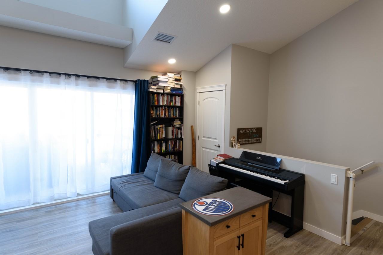 602 62 St Sw - Photo 2 of 21