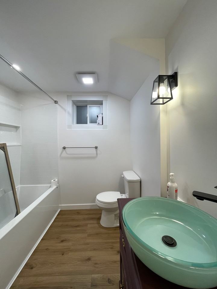 2 Bedroom BSMT 11625 83 ST NW - Photo 3 of 16
