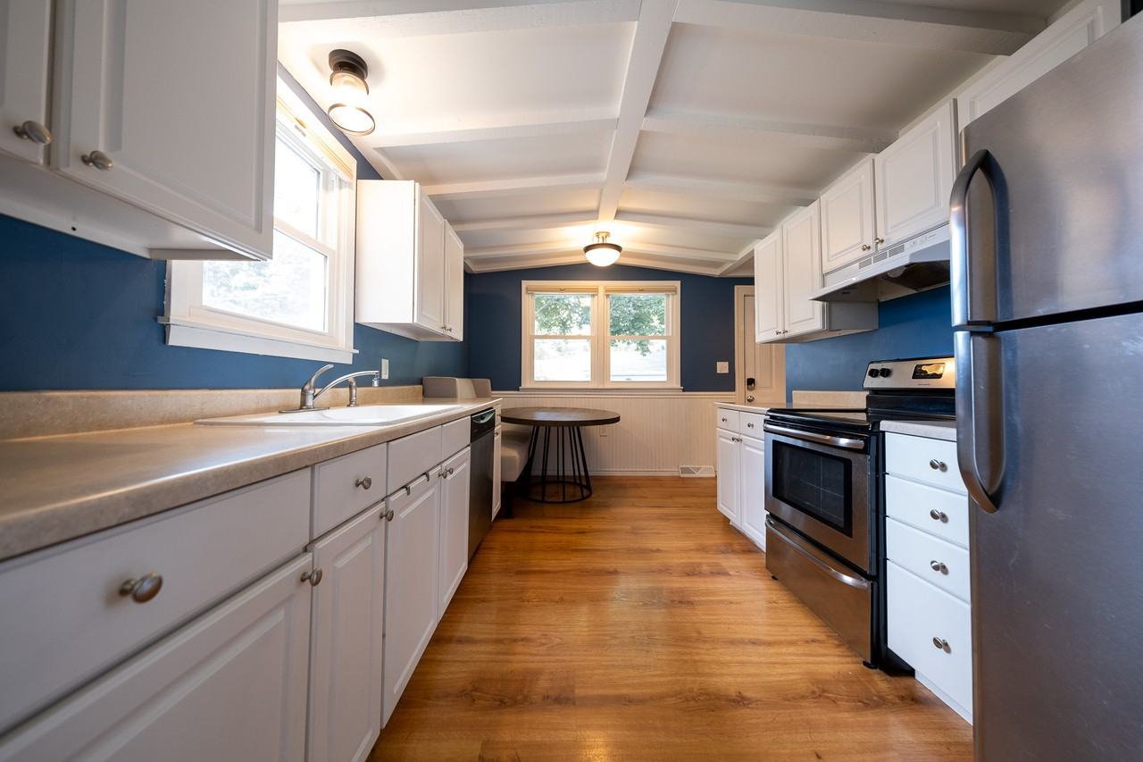 2916 Johnson St Ne #1 - Photo 7 of 32