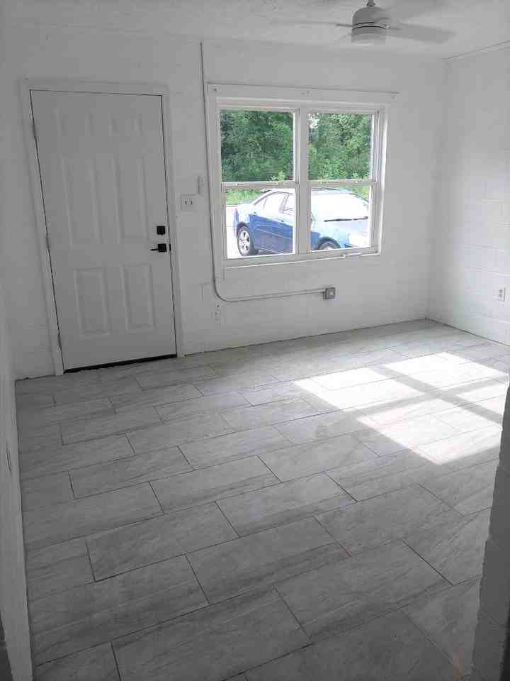 500 Hardy Avenue Southwest - Photo 2 of 6