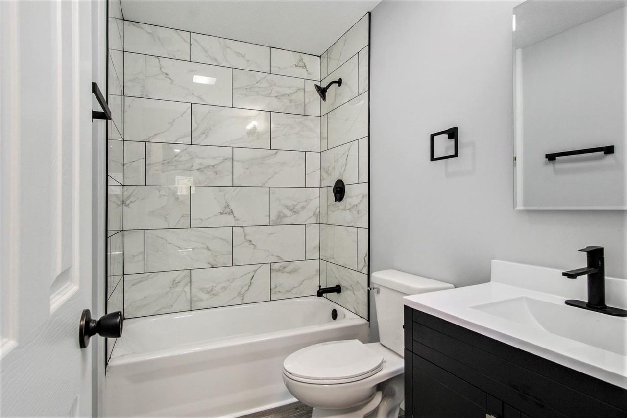 2105 Elwood Ave - Photo 5 of 8