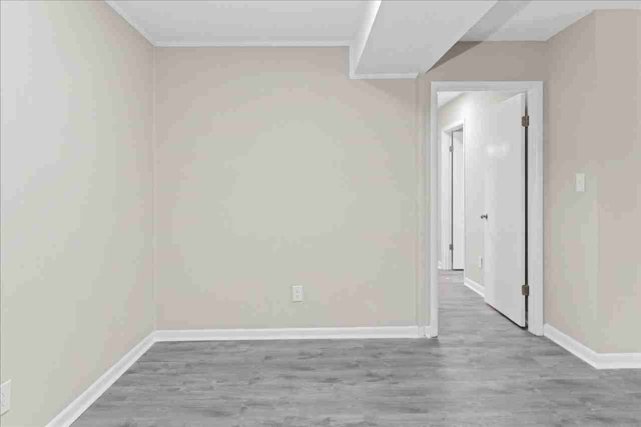 Chateau Apartments - Photo 7 of 47