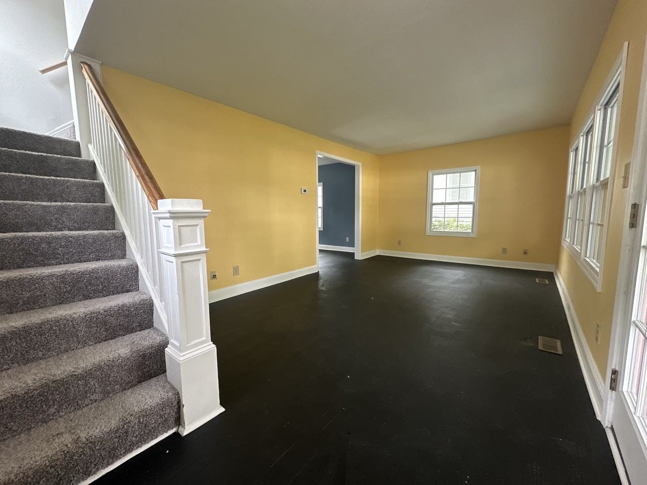 275 Goodview Ave #1 - Photo 4 of 31