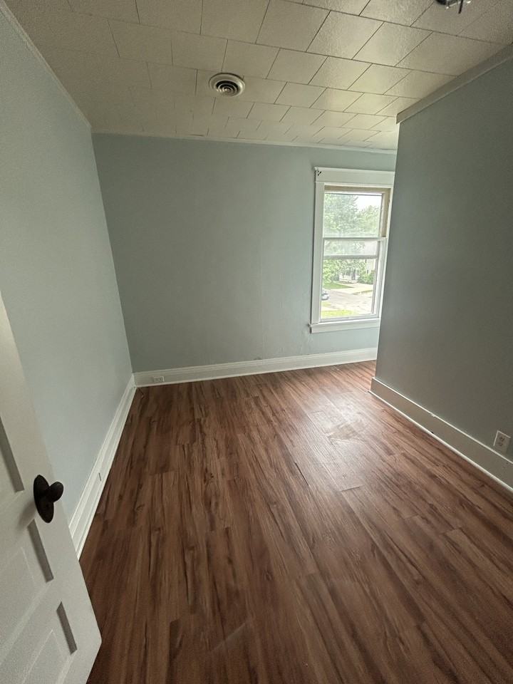100 S 8th St #2 - Photo 2 of 10