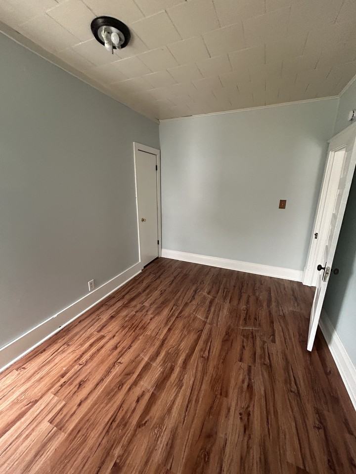 100 S 8th St #2 - Photo 3 of 10