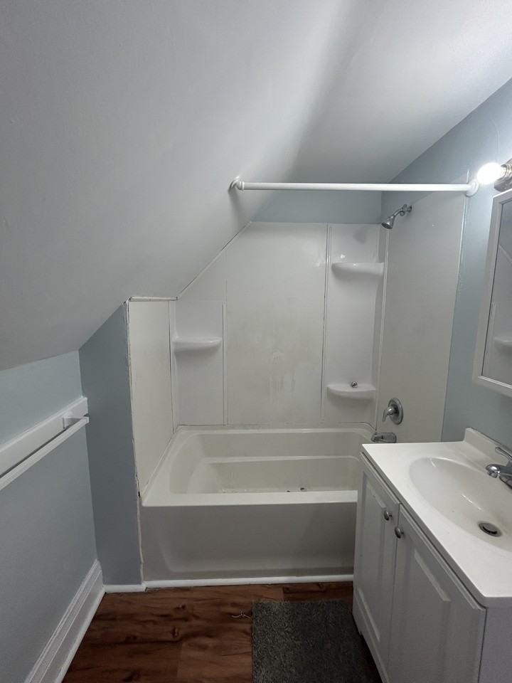 100 S 8th St #2 - Photo 6 of 10