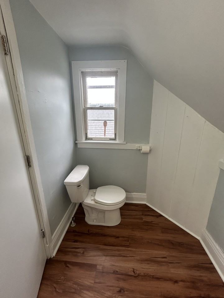 100 S 8th St #2 - Photo 7 of 10