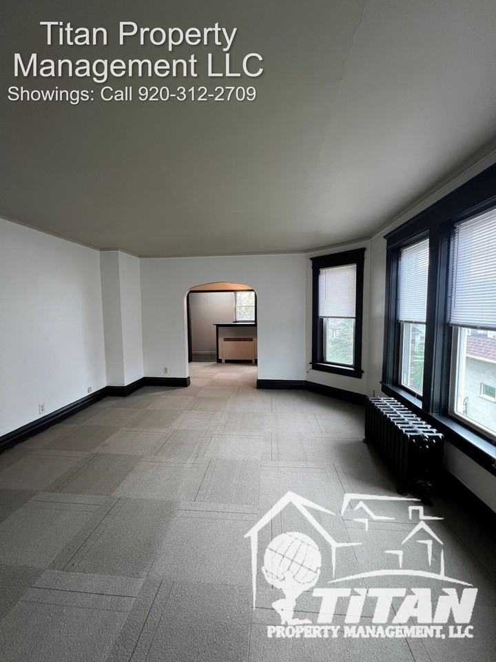 343 E Division St #3 - Photo 3 of 11